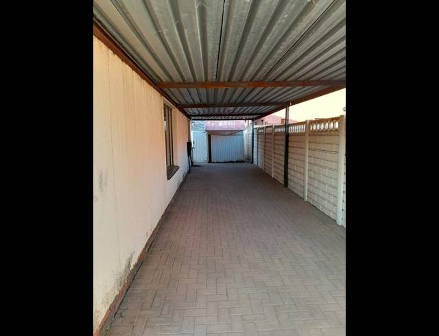 3 BEDROOM HOUSE FOR SALE IN KAGISO
